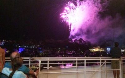 Best Way to Watch the Destin Fireworks | Fireworks Dinner Cruises